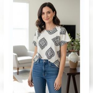 Madewell Black Cream Short Sleeve Top in Size S.